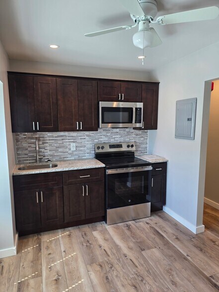 Building Photo - 5375 Wingohocking Terrace