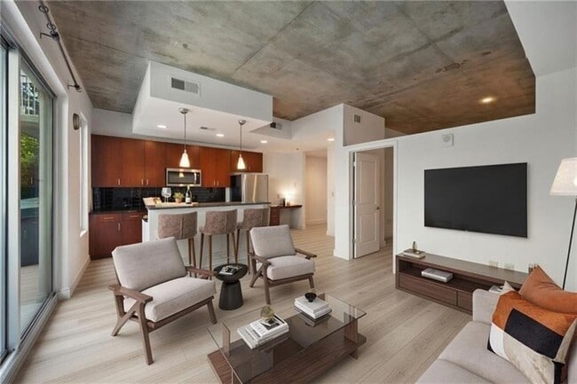 Building Photo - 44 Peachtree Pl NW