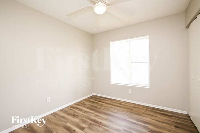 Building Photo - 17424 Kentucky Rd