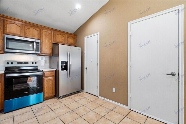 Building Photo - 2152 Ingrid Ln