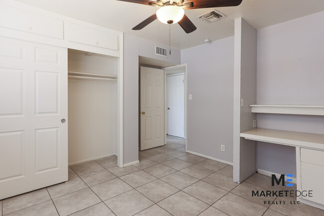 Building Photo - 4 Bed/2Bath Home at 39th Ave/Camelback! Re...