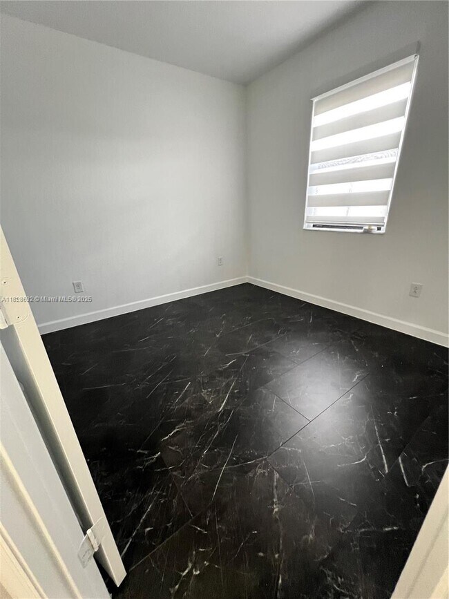 Building Photo - 11370 SW 254th Terrace
