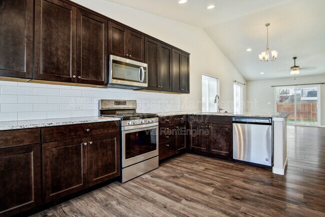 Building Photo - 2662 Shawnee Dr