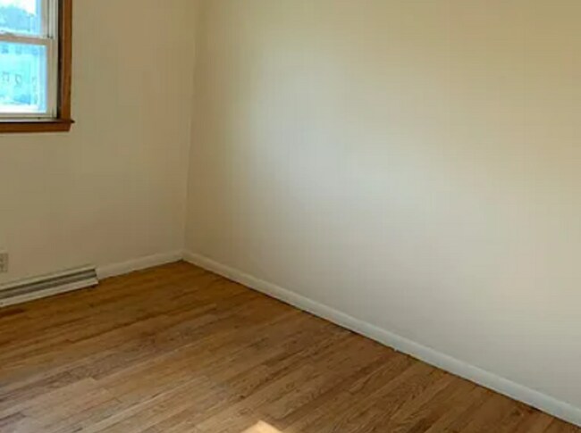 Building Photo - 5830 N 61st St