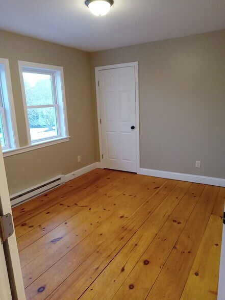 Building Photo - 58 Maple St