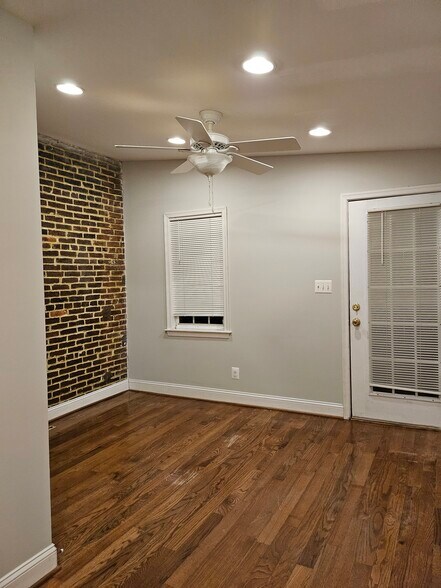 Building Photo - 908 S Hanover St