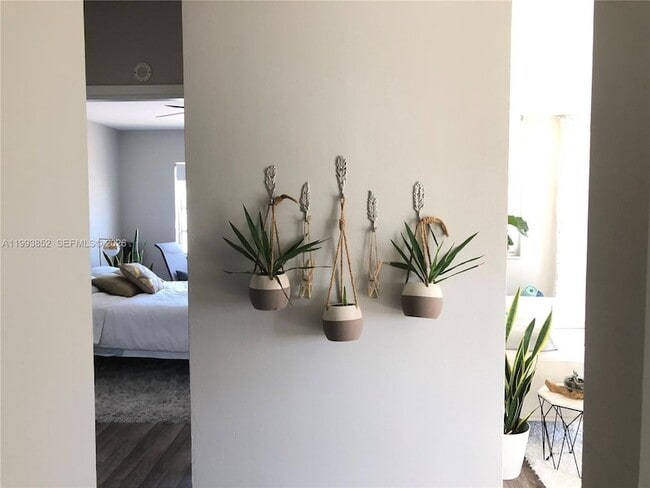 Building Photo - 851 Meridian Ave