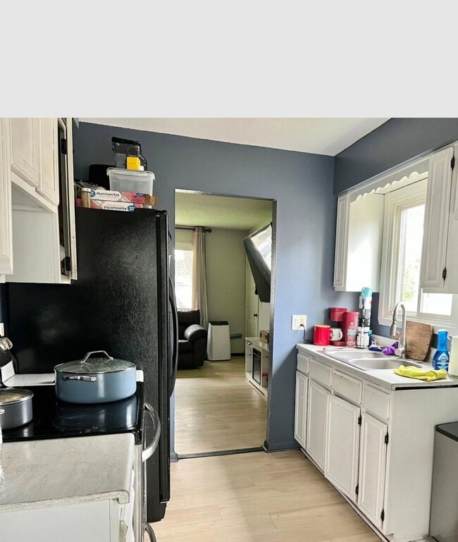 Building Photo - 1672 N Manton St