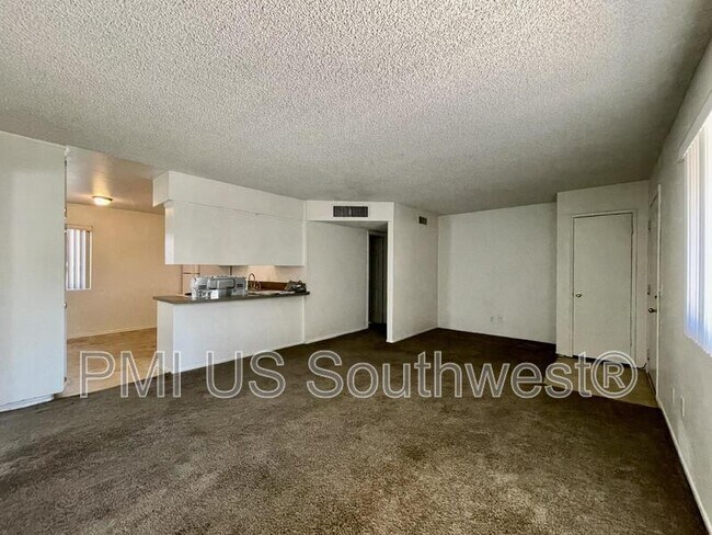 Building Photo - 1435 Bryan Dr