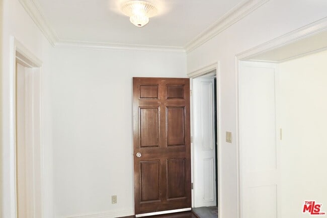 Building Photo - 210 S Spalding Dr