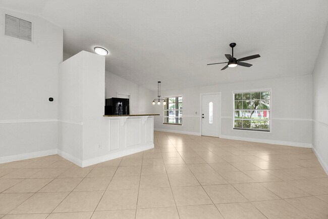Building Photo - 7870 Blackwood Ln