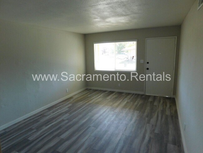 Building Photo - 2 br, 1 bath House - 1497 Janrick Ave