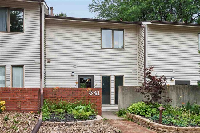 Building Photo - 341 Samoa Dr