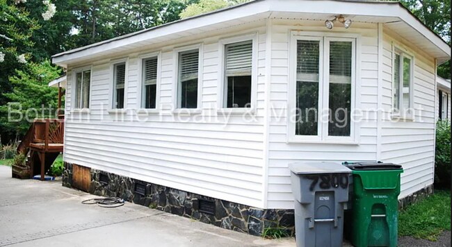 Building Photo - 2 bedroom apartment for rent in a great location