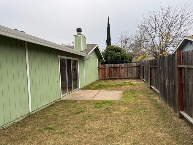 Building Photo - 4014-4016 Tresler Avenue