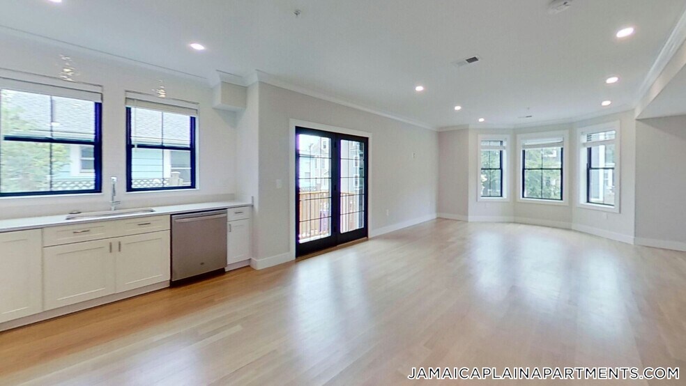 Building Photo - 285 Lamartine St