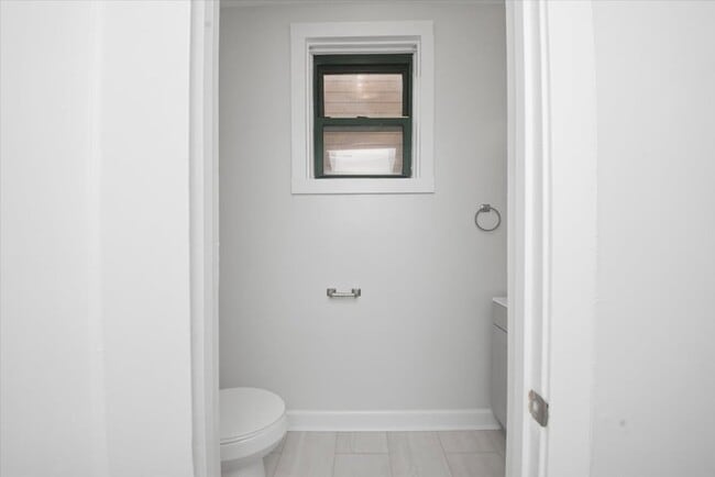 Building Photo - 6541 S Woodlawn Ave