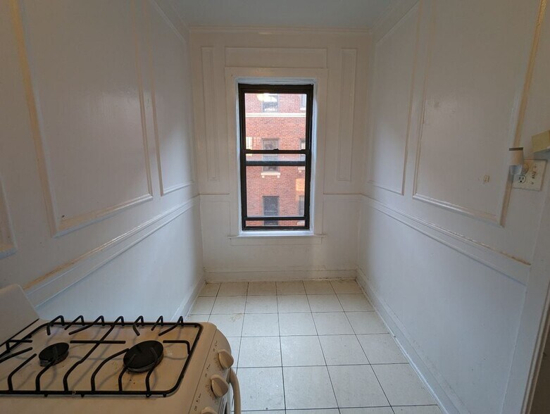 Building Photo - 2700 N Spaulding Ave