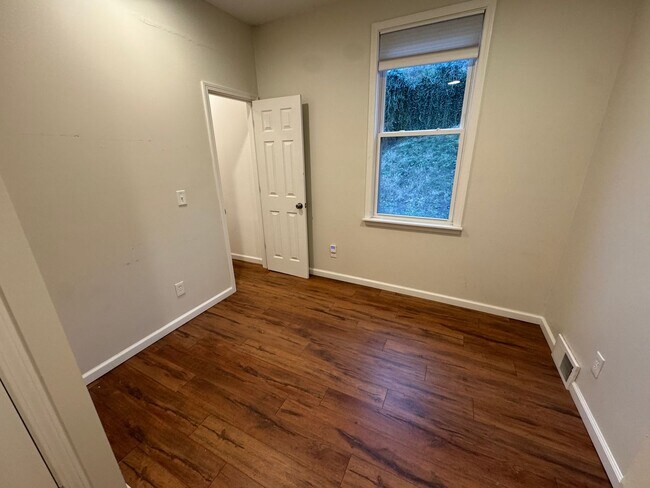 Building Photo - Beautifully Renovated 3BR Row Home in Deutschtown – Spacious, Modern & Incredible Location