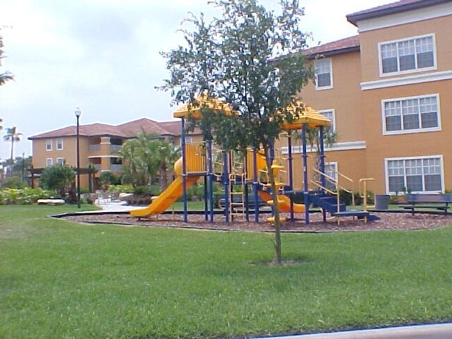 Building Photo - First Floor 2/2 in Gated Cypress Fairway !!