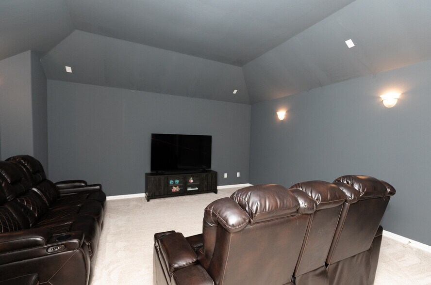 Building Photo - 4637 Seabiscuit St