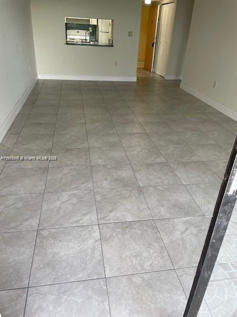 Building Photo - 9688 Fontainebleau Blvd