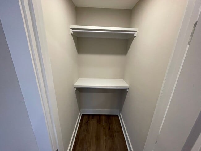 Building Photo - 2BA / 2BA FOR RENT