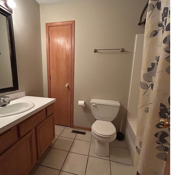 Building Photo - 5310 S 78th St