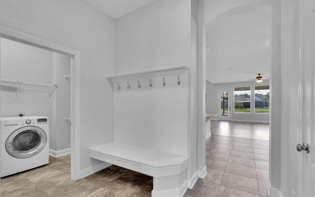 Building Photo - 4431 Vista Point Ln