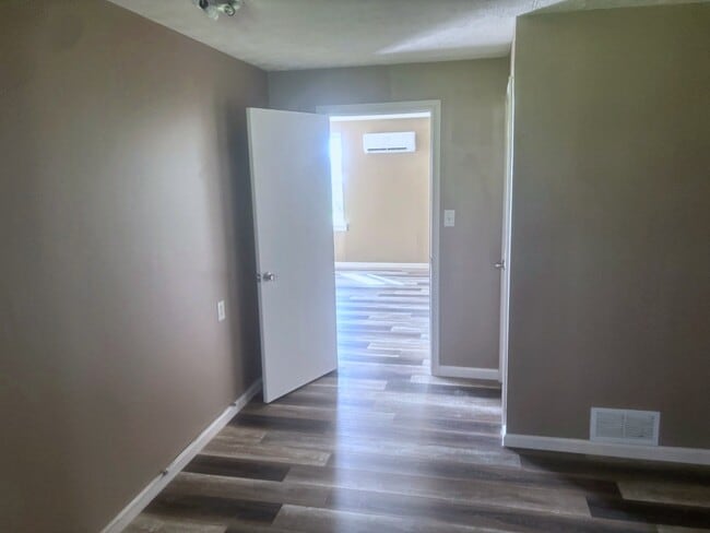 Building Photo - 2785 Tyn Rhos Rd