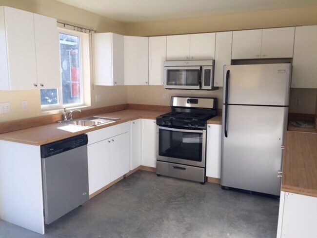 Building Photo - Gorgeous 2 Story Ultra-Sleek 1BD+Loft/1.5 Bath!