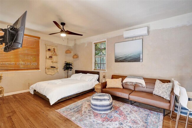 Building Photo - 669 NE 60th St