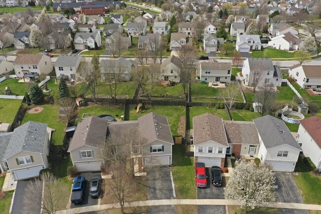 Building Photo - 2211 Carpenter Ave