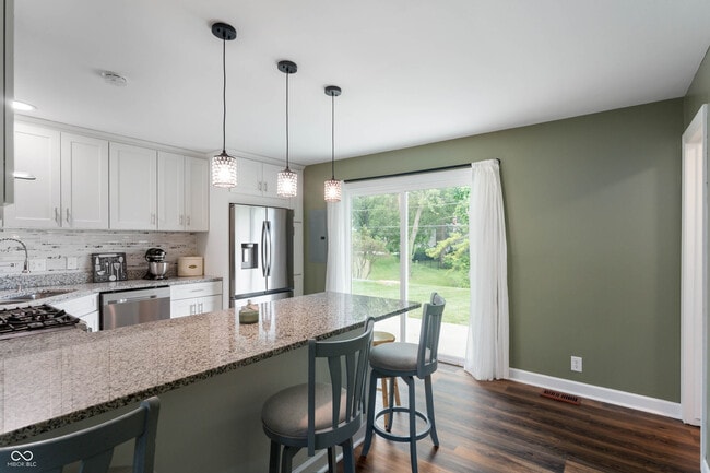 Building Photo - 66 Sherman Dr