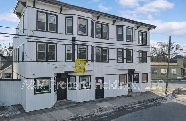 Building Photo - 147 N 9th St