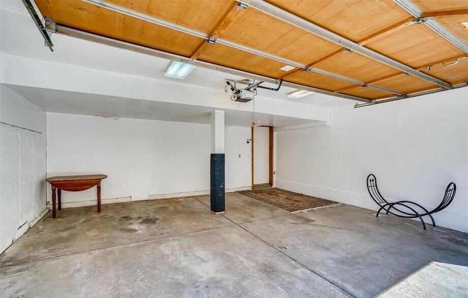 2 car garage - 4226 S Granby St