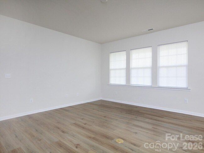 Building Photo - 161 White Apple Wy