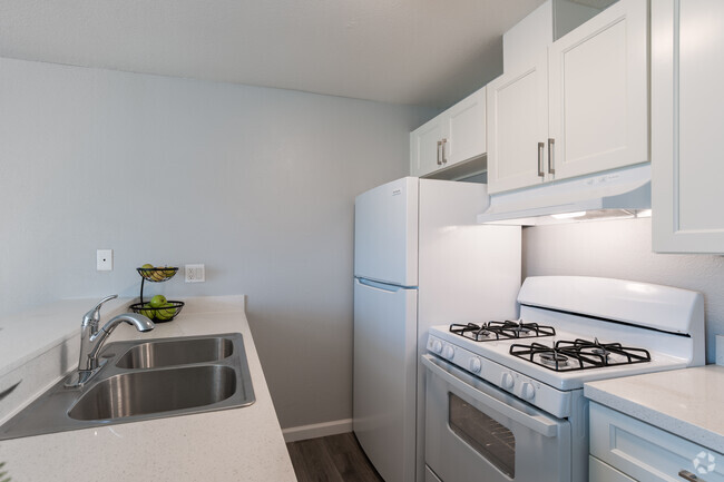 1BR, 1BA - One Bedroom A - La Madera Apartments at 935 W. Swain Road