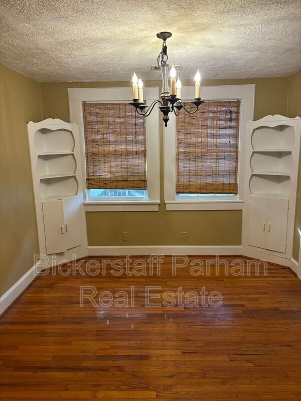 Building Photo - 1221 Owsley Ave