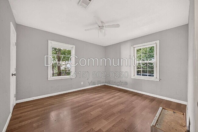 Building Photo - 5910 Southtown St