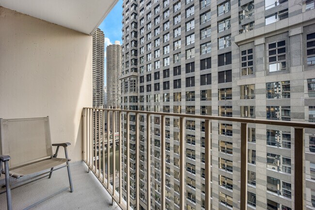 Building Photo - 200 N Dearborn St
