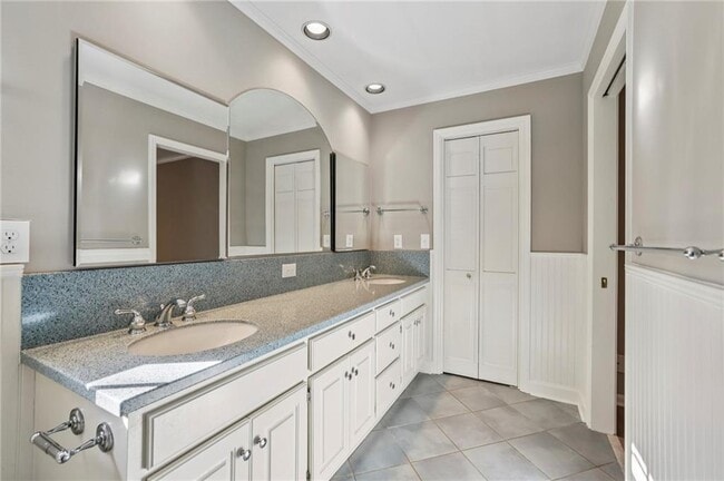 Building Photo - 5189 Hidden Branches Cir