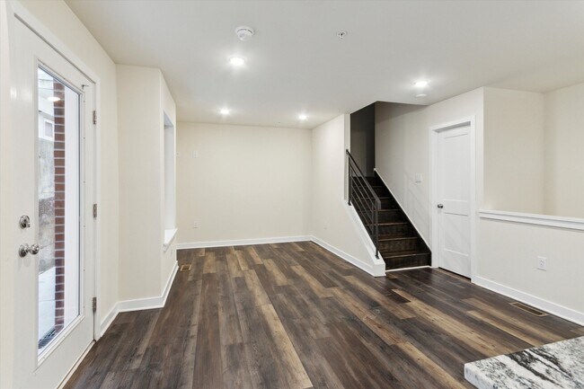 Building Photo - 1330 N 15th St