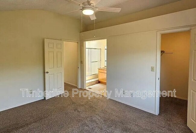 Building Photo - 7045 Sproul Ln