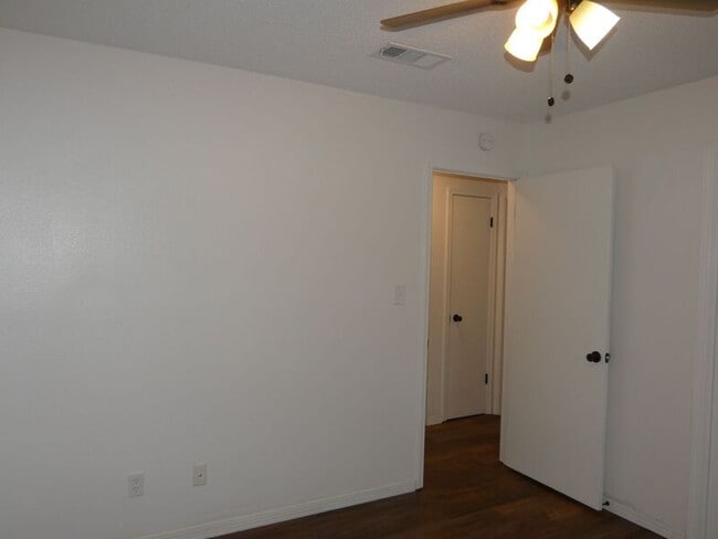 Building Photo - 5301 Jeremy Dr