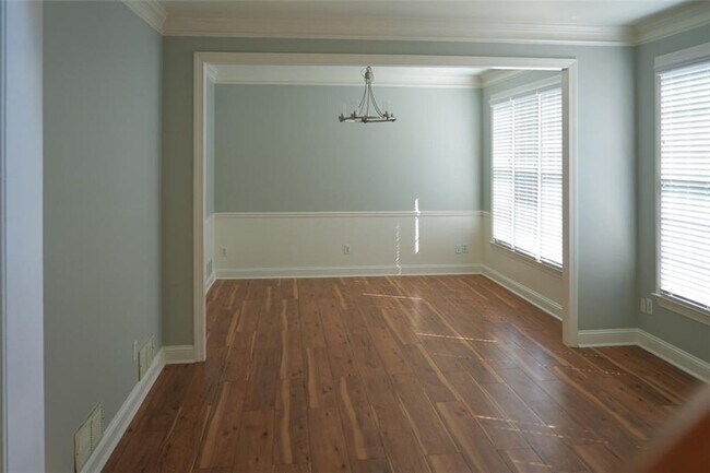 Building Photo - 385 Sweet Ivy Ln