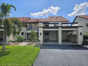 Building Photo - 756 Avenida Estancias