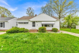 Building Photo - 29210 Green Dr