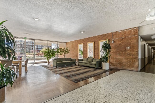 Building Photo - 4800 Hale Pky