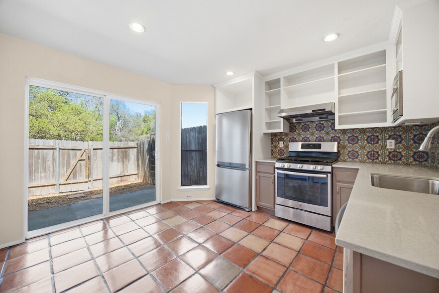 Building Photo - 1411 Gracy Farms Ln